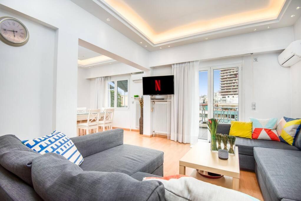 Modern Spacious In Apartment *